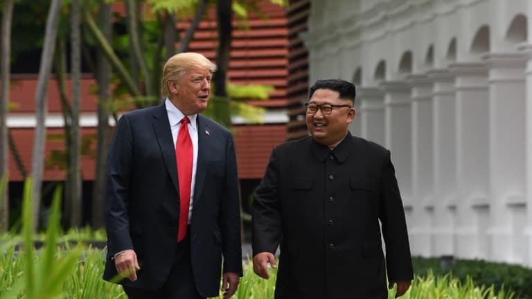 Donald Trump et Kim Jong-un lors de leur rencontre à Singapour le 12 juin