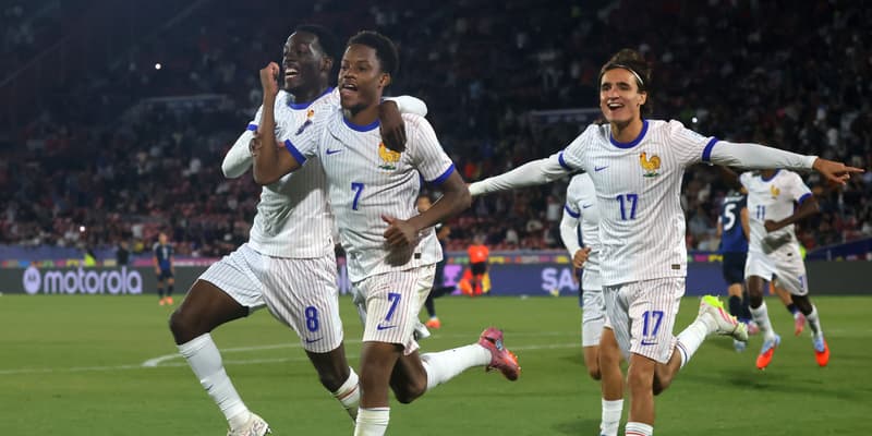 Lucas Michal célèbre son penalty transformé lors de France-Japon (1-0, a.p., Coupe du monde U20), le 8 octobre 2025
