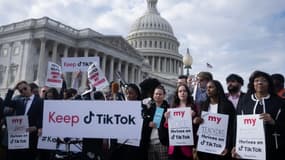 Des défenseurs de l'application TikTok, à Washington, le 23 mars 2023