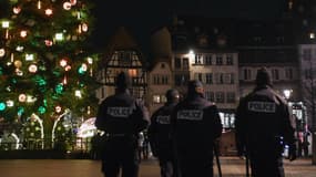 Des policiers dans les rues de Strasbourg, capitale Européenne touchée par un attentat mardi 11 décembre.