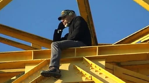 En février 2013, Serge Charnay, père en colère s'était perché sur une grue pendant trois jours.