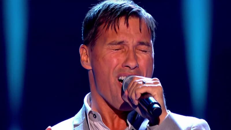 Nathan Moore est revenu sur scène, le temps d'une chanson dans "The Voice"