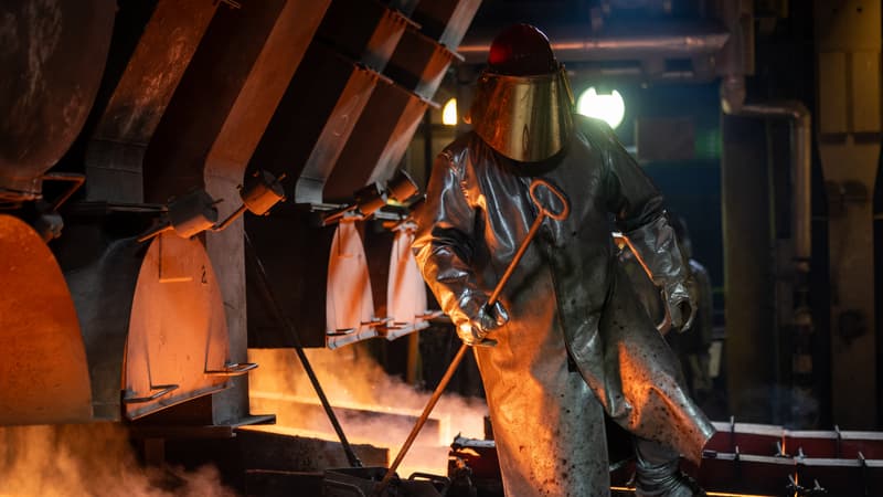 Les mineurs partent chercher "l'or rouge'" à 1.000 mètres de profondeur: en Pologne, le géant métallurgique KGHM fournit près de la moitié du cuivre européen