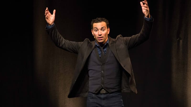 Un humour qui rappelle Jean-Luc Lemoine ou Mustapha El Atrassi