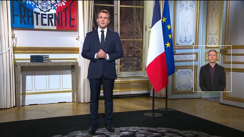Emmanuel Macron lors de ses voeux 2019 enregistrés à l'Elysée.