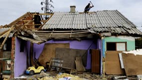 Les communautés rom de Mitrovica vivent dans des camps, qu’ils partagent parfois avec des réfugiés et autres populations déplacées. C’était le cas de celui-ci, qui a été détruit en octobre 2010.