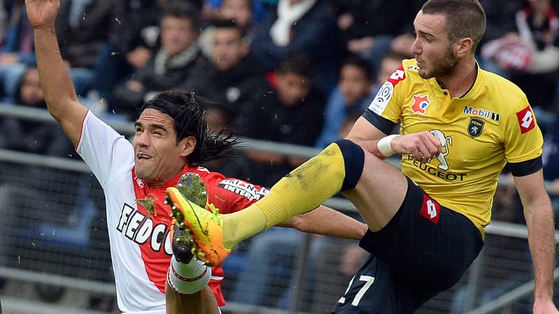 Falcao, ici aux prises avec Peybernes
