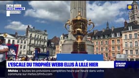 Lille: le trophée Webb Ellis présenté aux supporters du XV de France