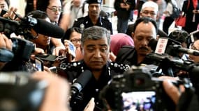 Le chef de la police malaisienne, Khalid Abu Bakar (c) s'adresse aux médias, le 16 mars 2017 à Putrajaya