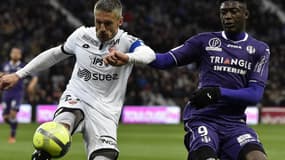 Cédric Varrault (Dijon) et Yaya Sanogo (Toulouse)