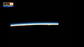 Un coucher de soleil vu depuis l’espace