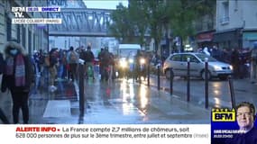 Appel à la grève: l'entrée d'un lycée parisien bloquée par des élèves