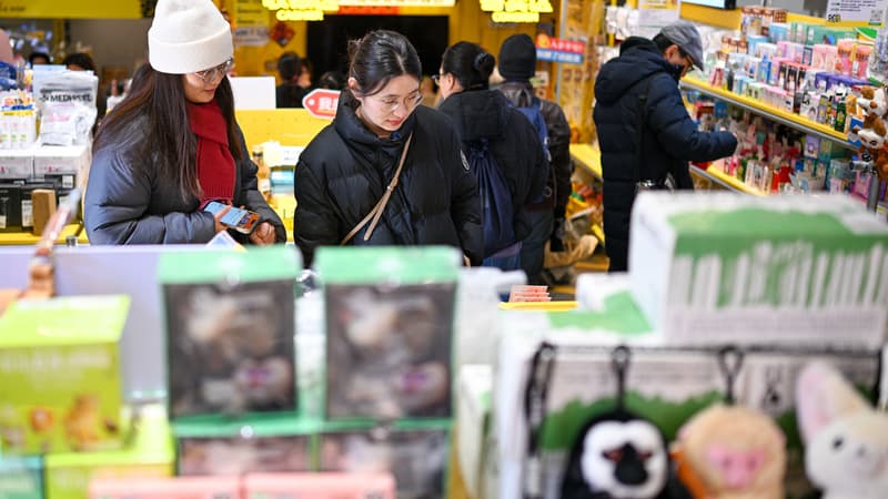 Ils étaient jugés sales, associés à la pauvreté mais maintenant les produits d'occasion plaisent aux Chinois: empêtrée dans un ralentissement économique, la Chine se convertit à la seconde main