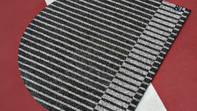 Un tapis Adidas 