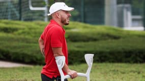 Kylian Hazard en bord de terrain du match amical de Molenbeek, le 8 juillet 2023.