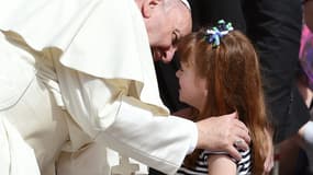 La petite "Lizzy" a pu rencontrer le pape lors d'un bref entretien chargé d'émotion, mercredi.