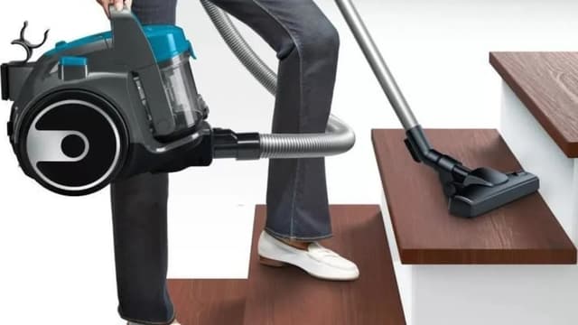 Aspirateur pas cher :  propose ce modèle Basics à moins de 100 euros