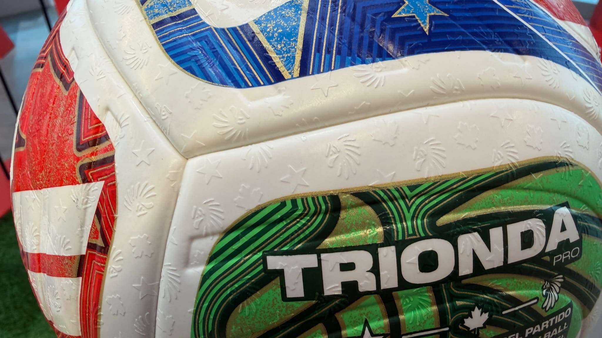 Le ballon Trionda de la prochaine Coupe du monde 2026