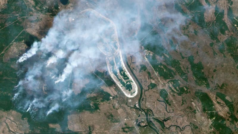 L'incendie s'est approché à moins d'1,5 km de l'arche qui recouvre le réacteur endommagé de la centrale de Tchernobyl.