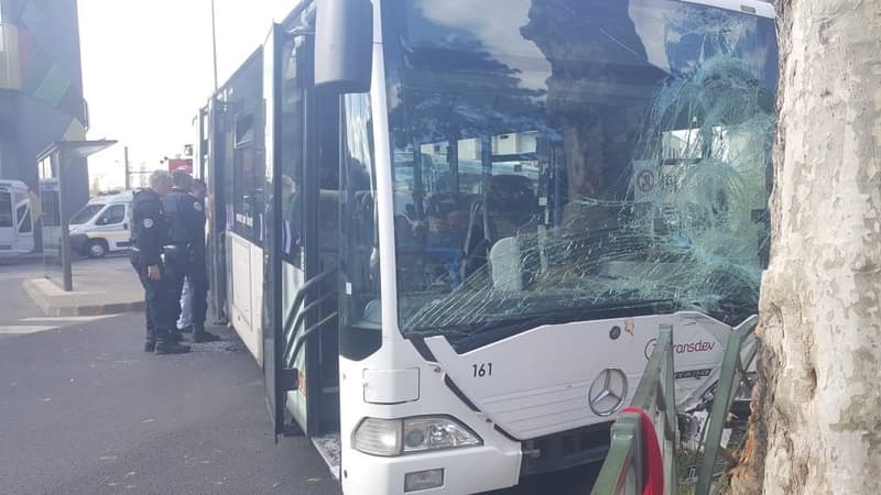 10 personnes auraient été percutées par le bus 