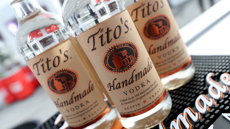 Les bouteilles Tito. 