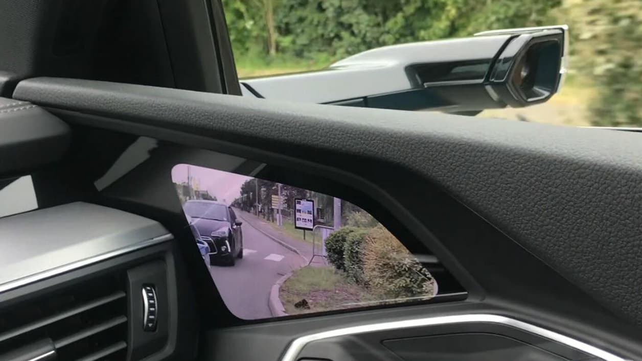 Les écrans des Virtual Mirror sont des écrans OLED.