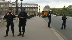 Une attaque au couteau s'est produite à la Préfecture de police de Paris.