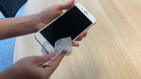Coronavirus: comment bien nettoyer son smartphone?