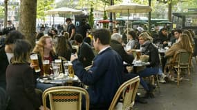 Une terrasse de café à Paris, le 19 mai 2021.