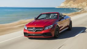 Une Mercedes-AMG C63 Cabriolet, un modèle de cabriolet qui pourrait souffrir de la surtaxe imposée par Donald Trump.