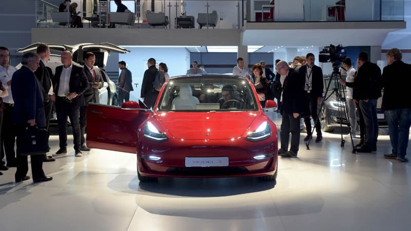 Les livraisons de la Tesla Model 3 débuteront en février 2019 en Europe.