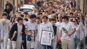 Une marche blanche en hommage à Émilio, un adolescent de 14 ans retrouvé mort près de Perpignan, a été organisée ce dimanche 3 novembre 2024 à Alénya, dans les Pyrénées-Orientales