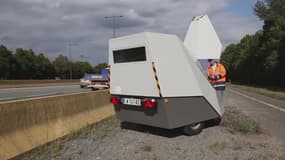 Le radar chantier peut être déplacé aux abords d'une route.