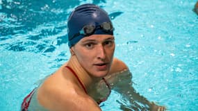 La nageuse transgenre Lia Thomas dans un bassin de NCAA le 22 janvier 2022