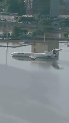  Inondations au Brésil: les images de l'aéroport de Porto Alegre totalement sous les eaux 