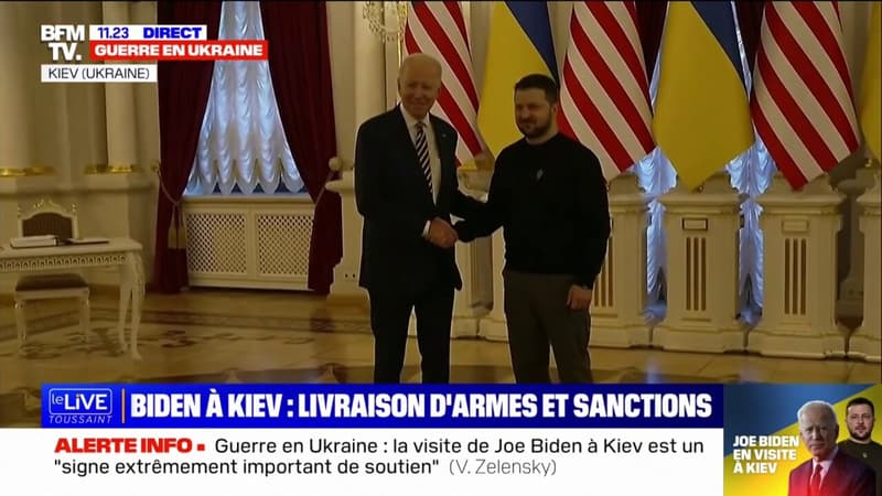 La poignée de main historique entre Biden et Zelensky à Kiev, un an après le début de la guerre en Ukraine