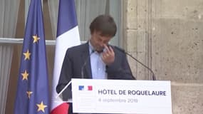 Nicolas Hulot ému lors de la passation de pouvoirs au ministère de la Transition écologique.