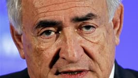 Dominique Strauss-Kahn est considéré comme le candidat socialiste le plus crédible par une forte majorité de 48% des Français, selon un sondage BVA pour Les Echos et France Info. Martine Aubry et François Hollande arrivent loin derrière avec 17%, cependan