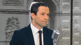 Benoït Hamon, ministre de la consommation et de l'économie sociale était l'invité de BFMTV ce 26 novembre