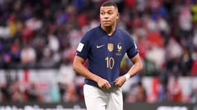 Kylian Mbappé avec l'équipe de France en décembre 2022