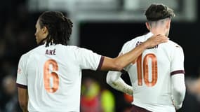 Nathan Aké et Jack Grealish lors de Luton-Manchester City, le 27 février en Coupe d'Angleterre