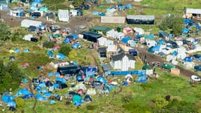 Le bidonville de Calais, dont les conditions de vie sont dénoncées par des soignants.