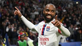 Lyon-Monaco : la joie d'Alexandre Lacazette, buteur contre l'ASM