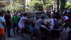 Les habitants de Beyrouth se mobilisent pour nettoyer la ville après les explosions