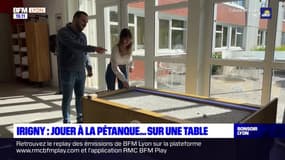 Irigny : jouer à la pétanque... sur une table