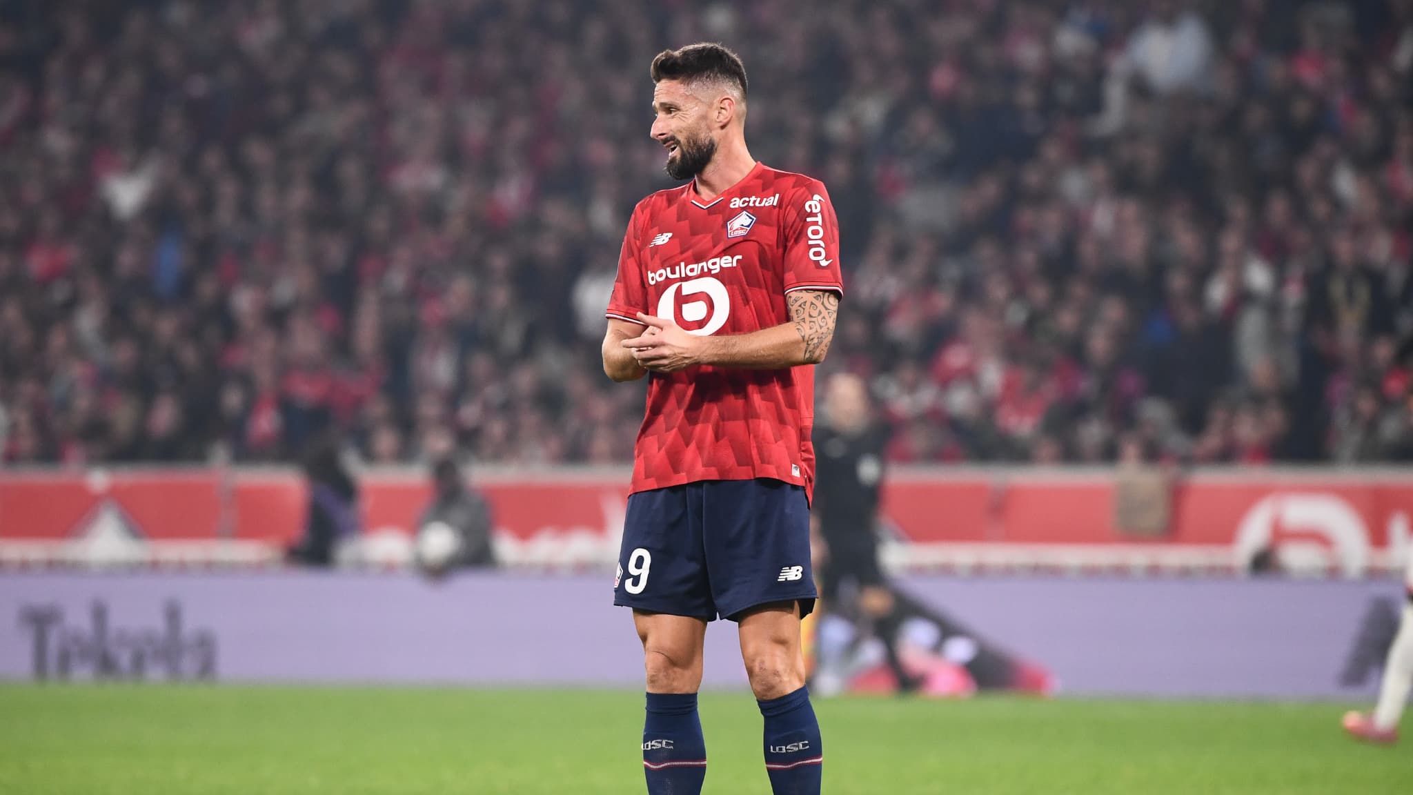"UN PEU AVEC LE FREIN À MAIN": GIROUD RECONNAÎT QUE LILLE AURAIT PU FAIRE MIEUX FACE AU PSG