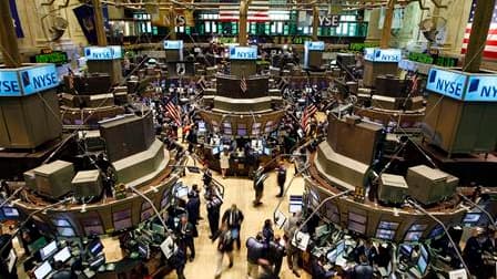 Les pays du G20 ont pris contact dimanche matin par téléphone pour examiner les conséquences de la crise de la dette de part et d'autre de l'Atlantique, qui secoue les marchés financiers et fait craindre une rechute des pays occidentaux dans la récession.