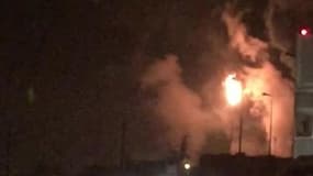 Feyzin: la torche de la raffinerie allumée  - Témoins BFMTV