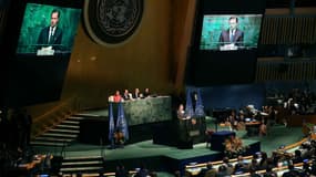 L'ambassadeur de l'ONU pour le climat Léonardo DiCaprio a exhorté les pays signataires à ratifier l'accord sur le climat rapidement.