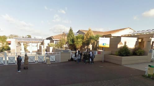 L'entrée du lycée professionnel L'Estuaire, où a eu lieu l'agression.